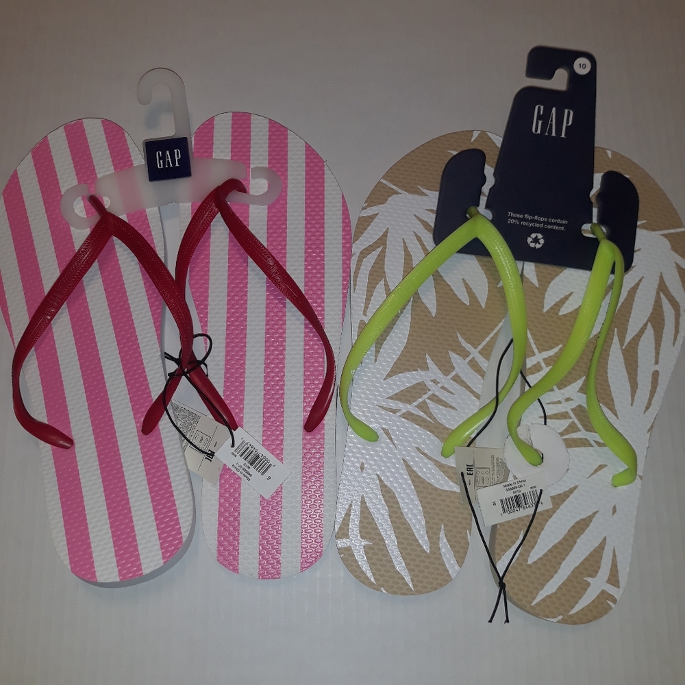 (New) Gap Flip Flops (Size 10W/2 pairs)